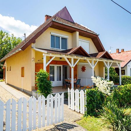 Holiday Home Jazmin By Interhome Balatonszarszo Luaran gambar